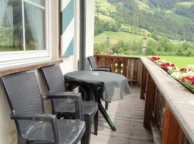 Tirol Apartman *